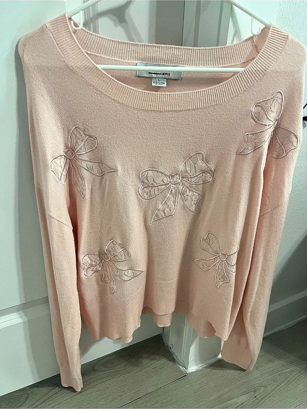 Bridgerton Bow Embroidered Sweater Pink Large Like New